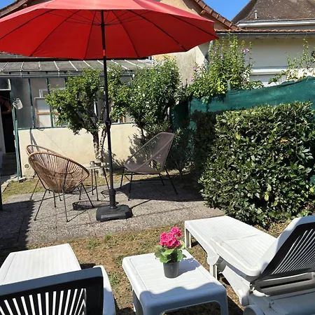 Semesterbostad Emma , Maison Classee 3 Etoiles Au Centre De Avec Jardin Clos A Chatellerault, A 20 Mn Futuroscope&aquascope